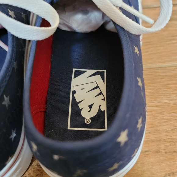 Vans blue with white stars sneaker - Picture 4 of 6